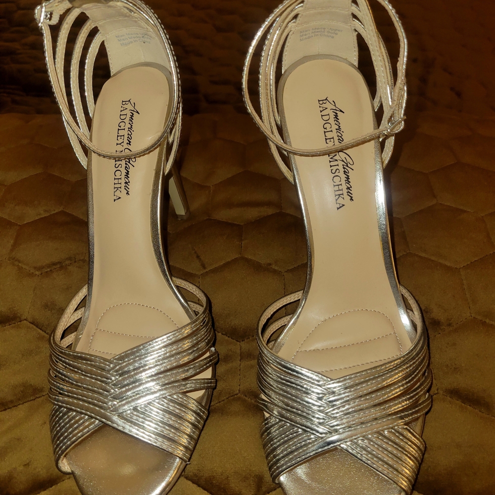 Badgley Mischka Silver Metallic Strappy Heeled Sandals
